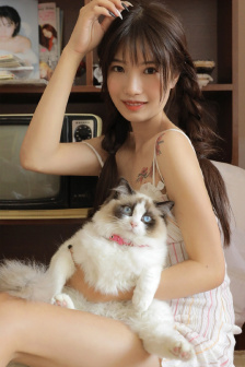 女大学生的沙龙室在线观看